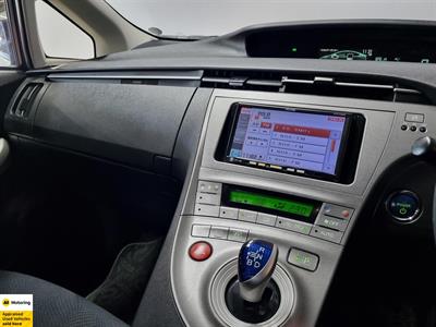 2012 Toyota Prius - Thumbnail