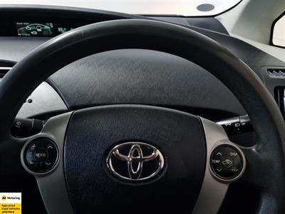 2012 Toyota Prius - Thumbnail
