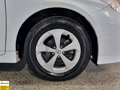 2012 Toyota Prius - Thumbnail