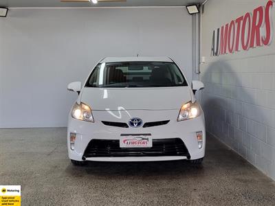 2012 Toyota Prius - Thumbnail
