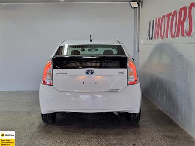 2012 Toyota Prius - Thumbnail
