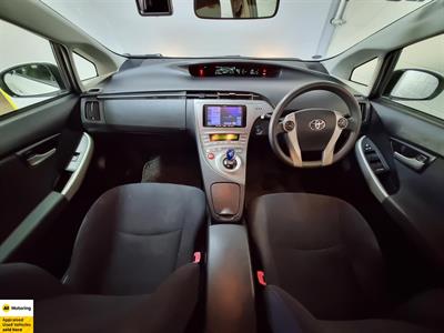 2012 Toyota Prius - Thumbnail