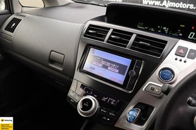 2013 Toyota Prius - Thumbnail