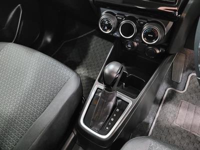 2017 Suzuki Swift - Thumbnail