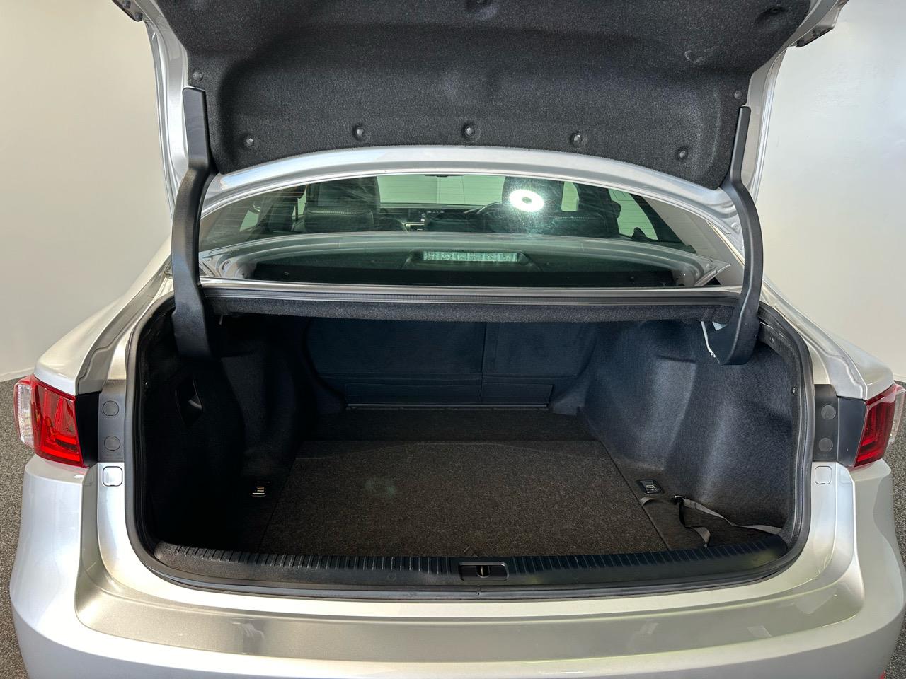 2014 Lexus IS 300h