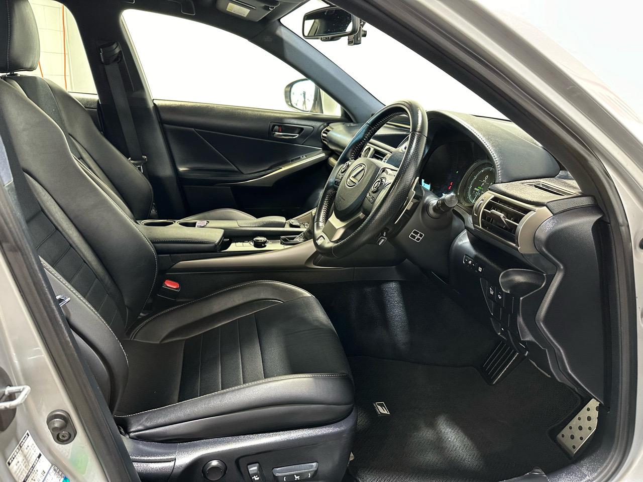 2014 Lexus IS 300h