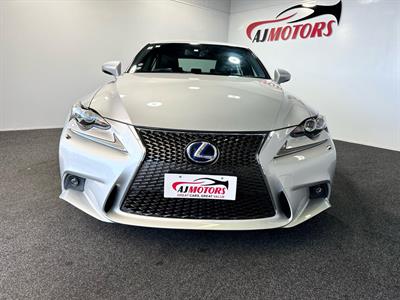 2014 Lexus IS 300h - Thumbnail