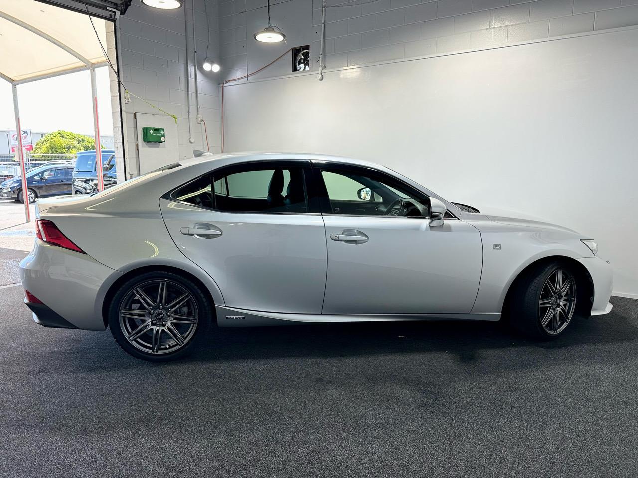 2014 Lexus IS 300h