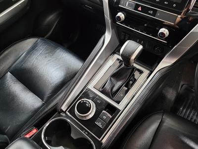 2021 Mitsubishi Pajero Sport - Thumbnail