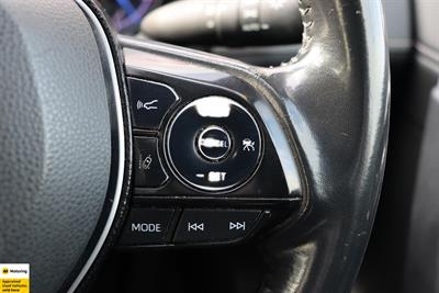 2020 Toyota RAV4 - Thumbnail