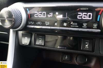 2020 Toyota RAV4 - Thumbnail