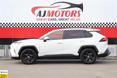 2020 Toyota RAV4 - Thumbnail