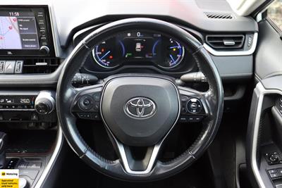 2020 Toyota RAV4 - Thumbnail