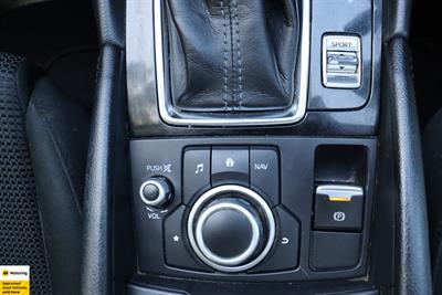 2017 Mazda Axela - Thumbnail