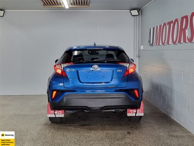 2016 Toyota C-HR - Thumbnail