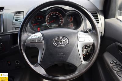2015 Toyota Hilux - Thumbnail