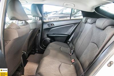 2017 Toyota Prius - Thumbnail