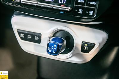 2017 Toyota Prius - Thumbnail