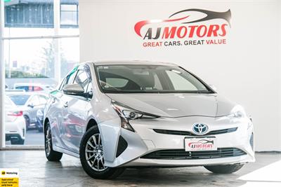 2017 Toyota Prius - Thumbnail