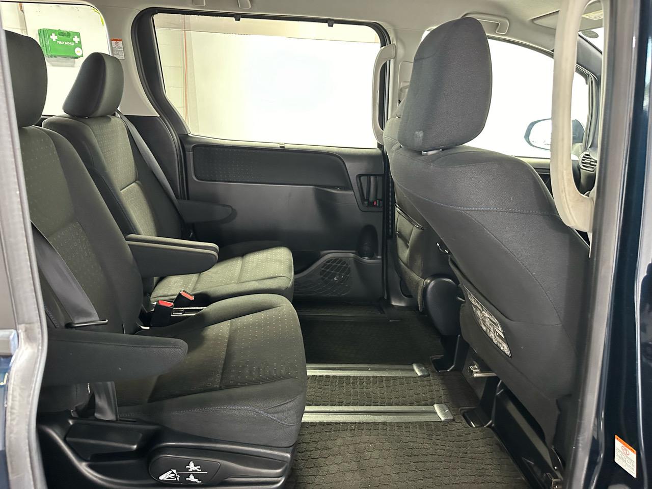 2014 Toyota Voxy