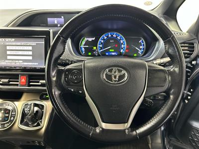 2014 Toyota Voxy - Thumbnail