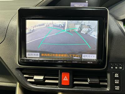 2014 Toyota Voxy - Thumbnail