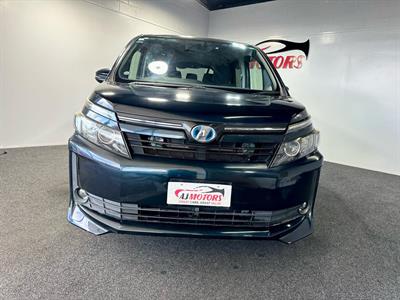 2014 Toyota Voxy - Thumbnail