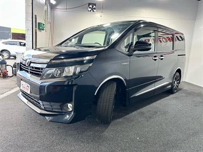 2014 Toyota Voxy - Thumbnail