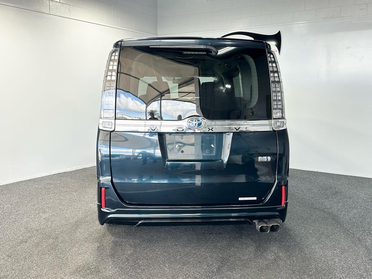 2014 Toyota Voxy
