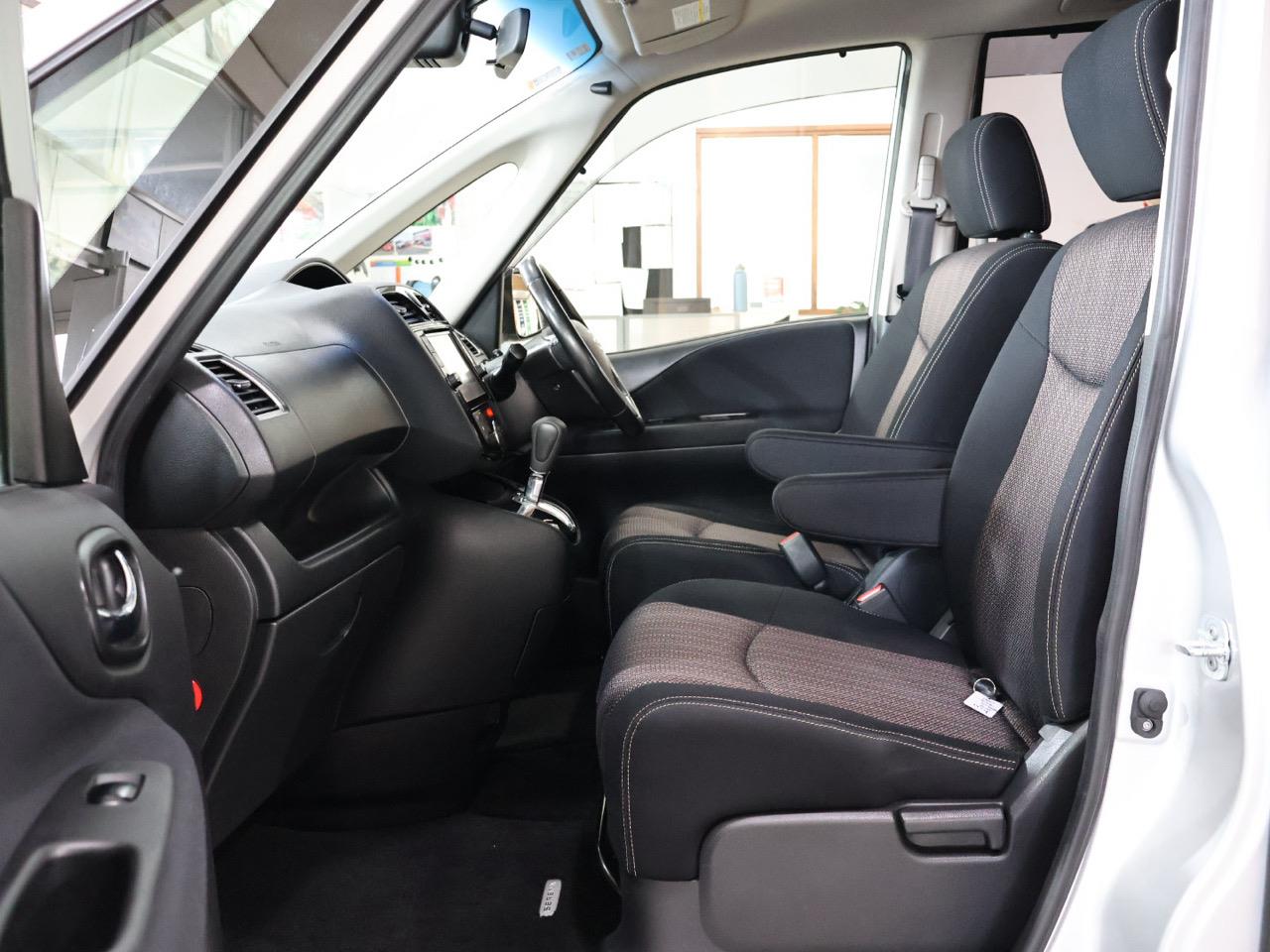 2015 Nissan Serena