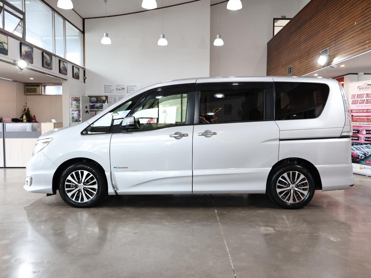 2015 Nissan Serena