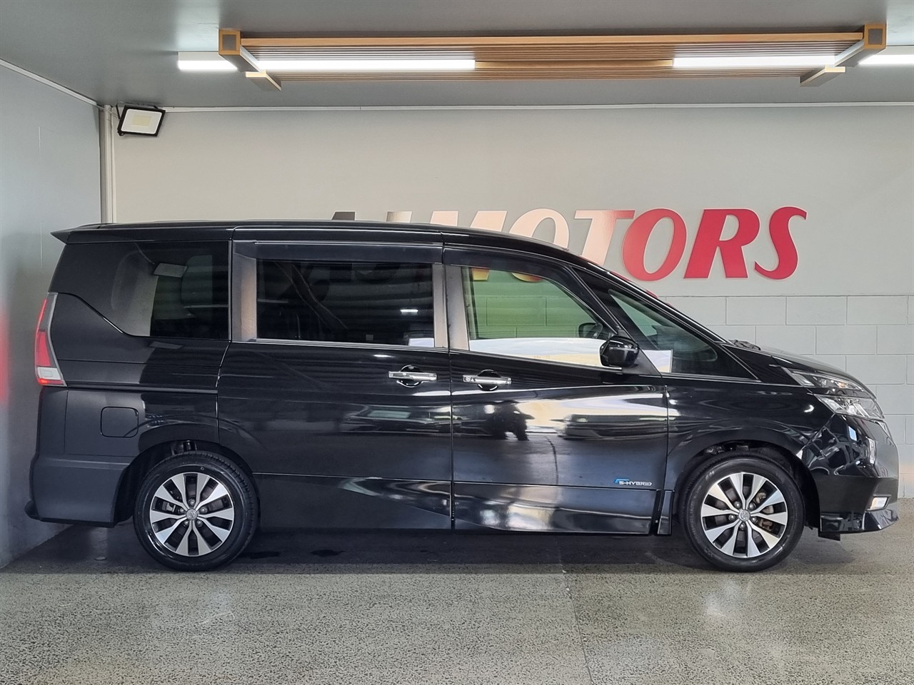2017 Nissan Serena