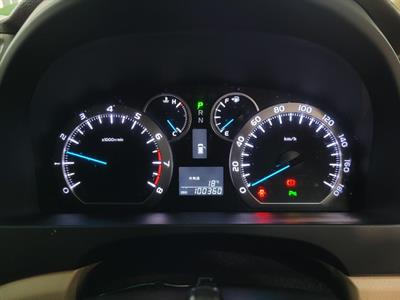 2010 Toyota Alphard - Thumbnail