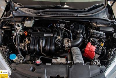 2016 Honda Grace - Thumbnail