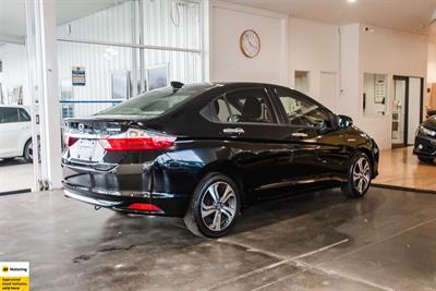 2016 Honda Grace - Thumbnail