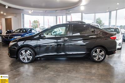 2016 Honda Grace - Thumbnail