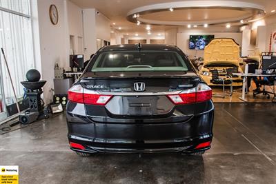 2016 Honda Grace - Thumbnail
