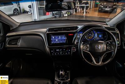 2016 Honda Grace - Thumbnail