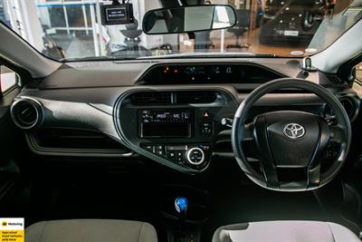 2020 Toyota Aqua - Thumbnail