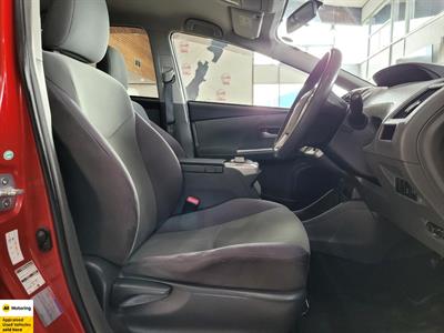2013 Toyota Prius - Thumbnail