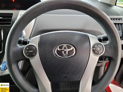 2013 Toyota Prius - Thumbnail