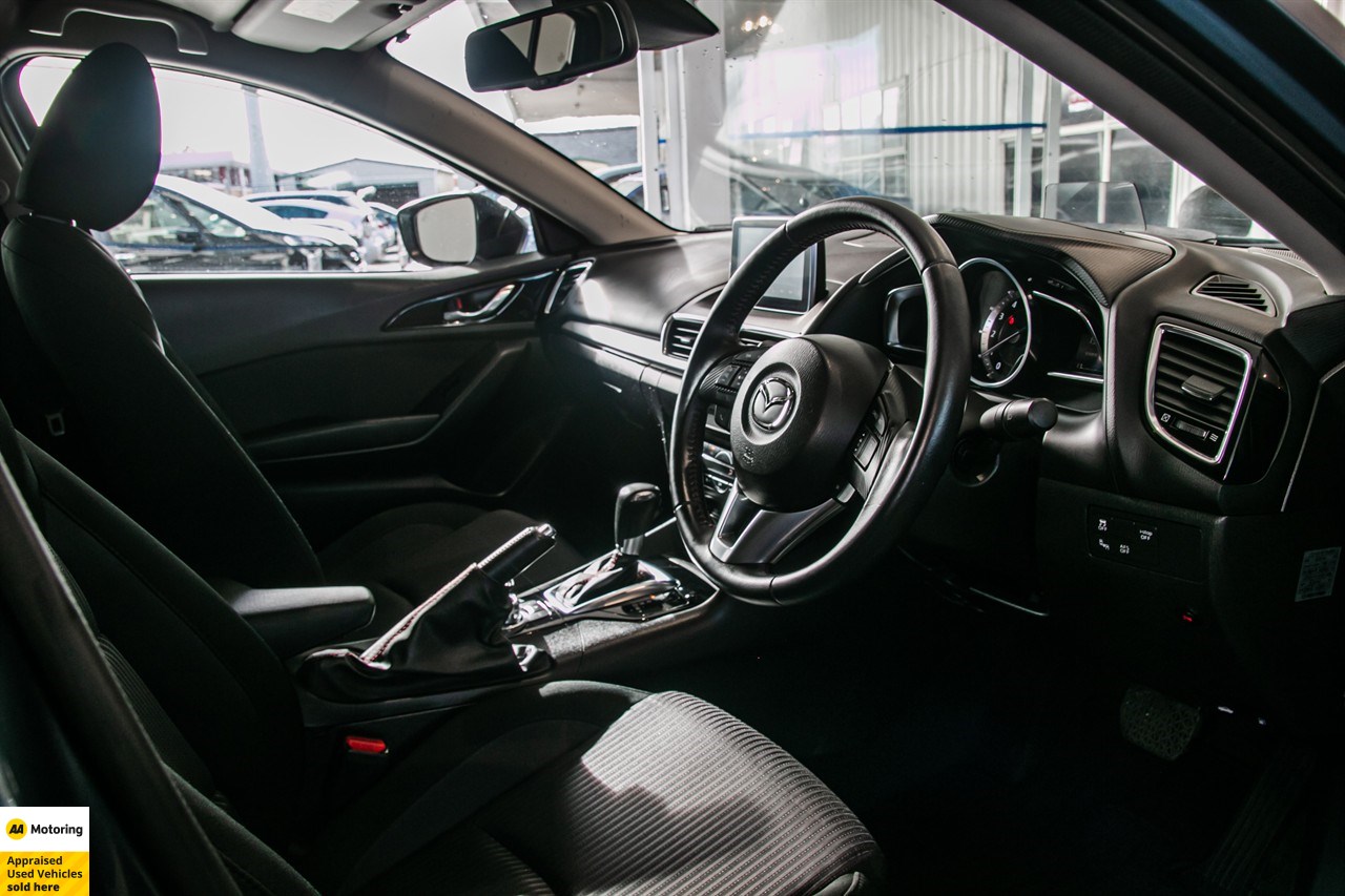 2016 Mazda Axela