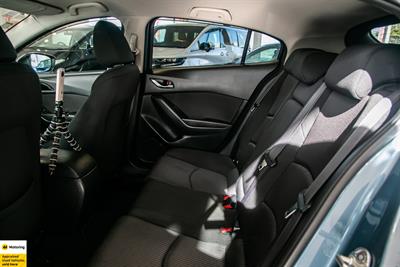 2016 Mazda Axela - Thumbnail
