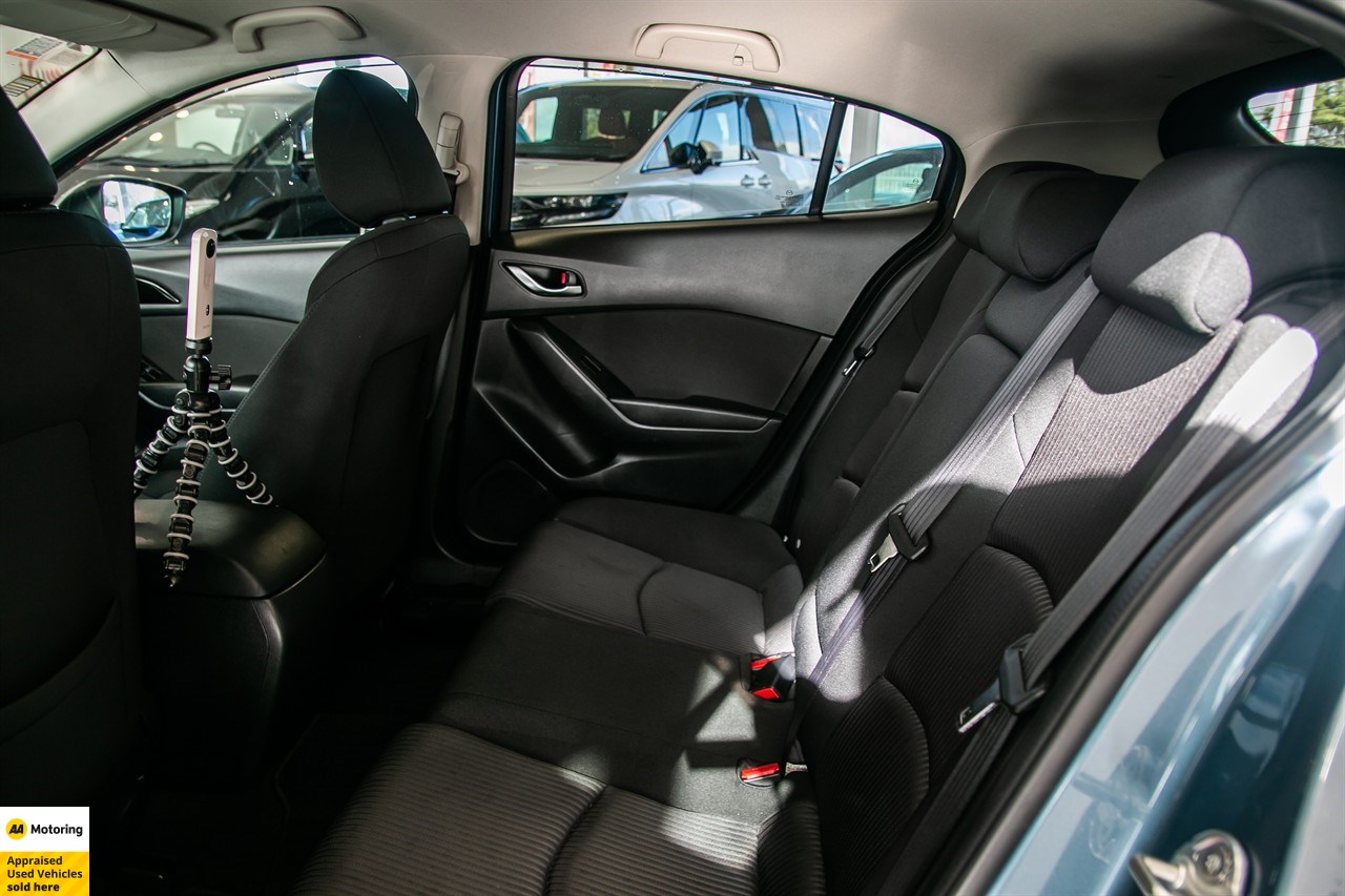 2016 Mazda Axela