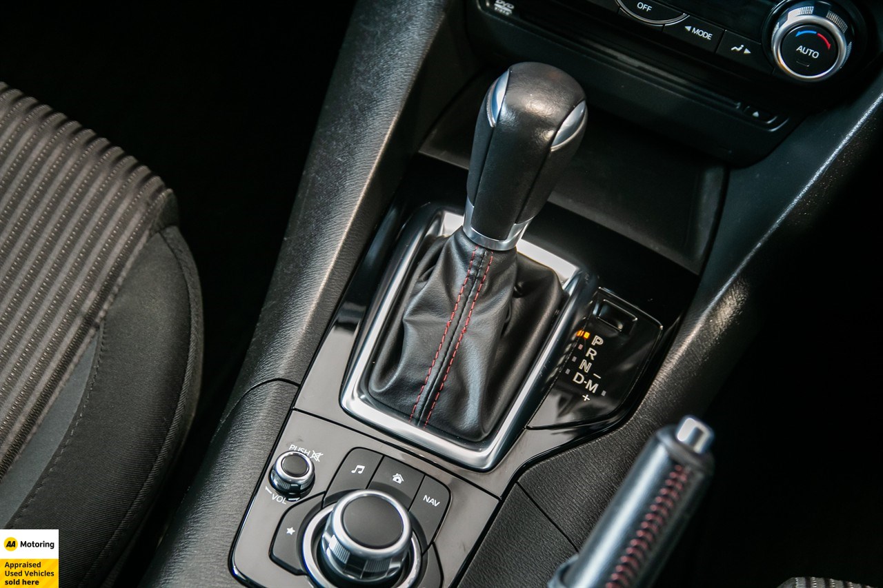 2016 Mazda Axela
