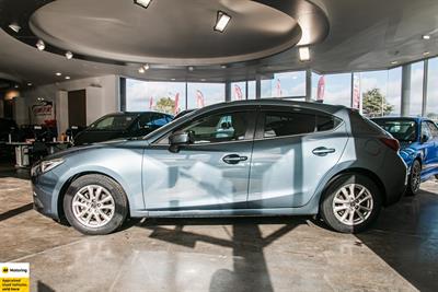 2016 Mazda Axela - Thumbnail