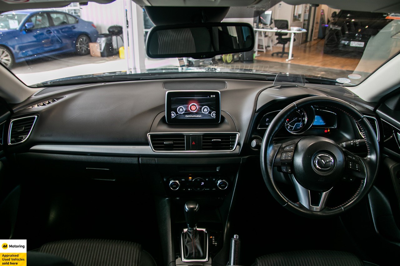 2016 Mazda Axela