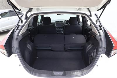 2018 Nissan Leaf - Thumbnail