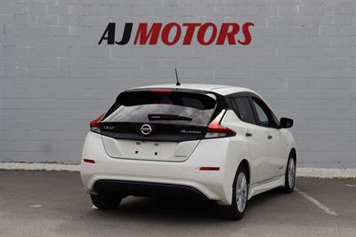 2018 Nissan Leaf - Thumbnail