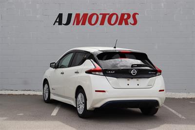 2018 Nissan Leaf - Thumbnail